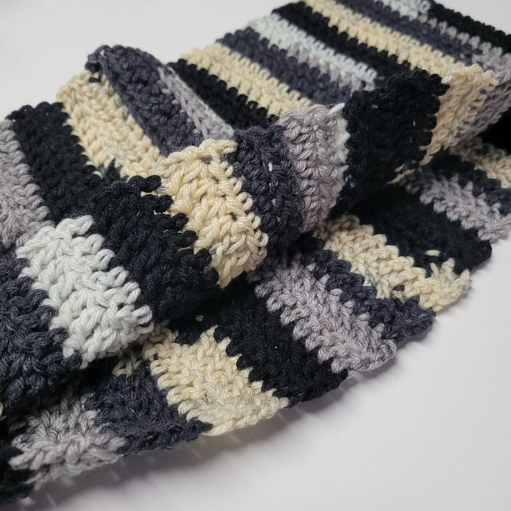 Chunky Crochet Infinity Scarf Black Cream Gray Stripes Warm Winter‎ Loop